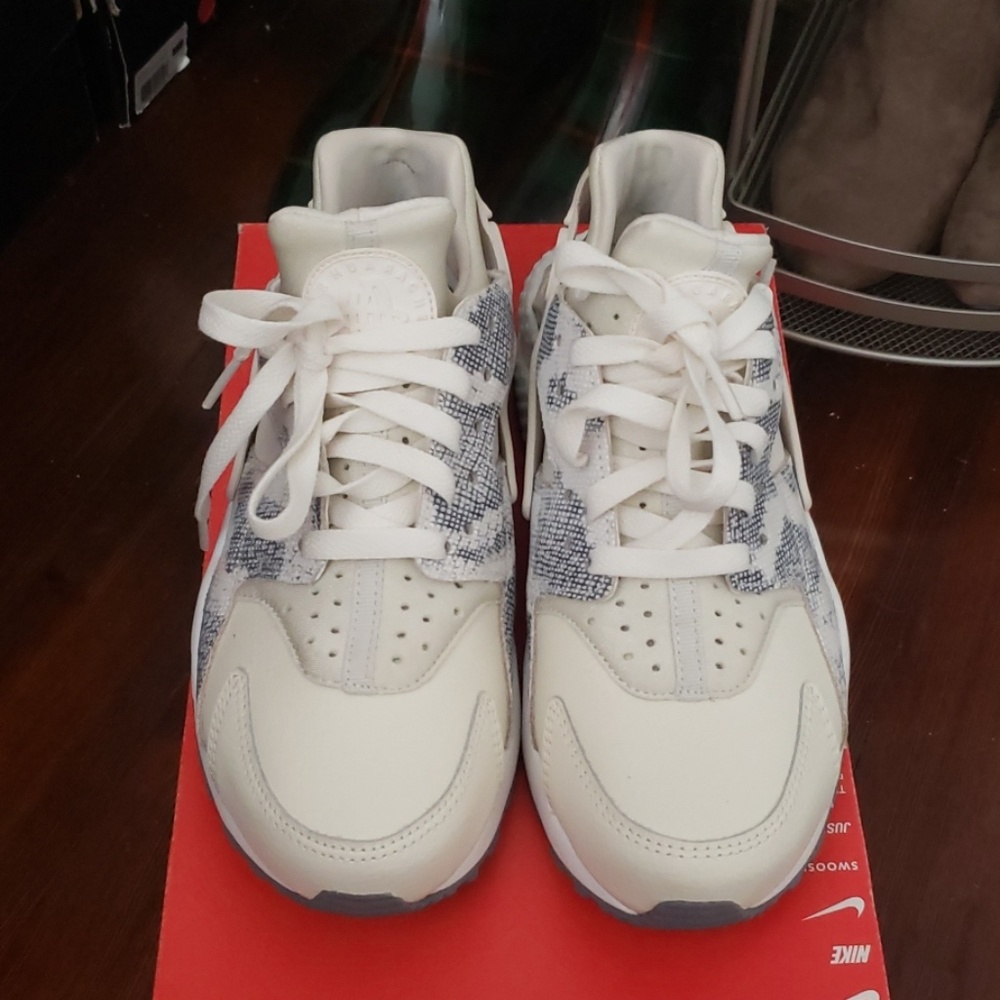 Air Huarache Run